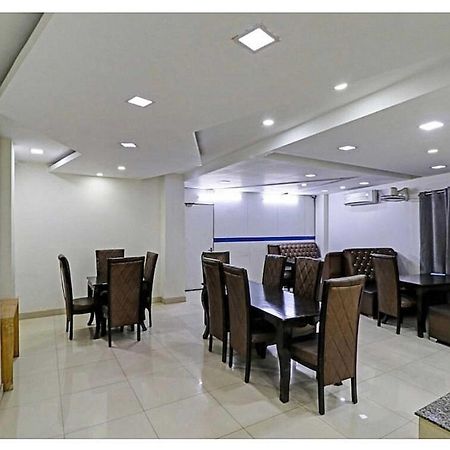 Super Hotel O Mahal New Delhi Buitenkant foto