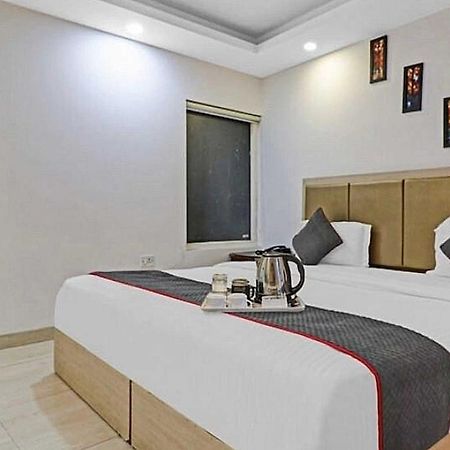 Super Hotel O Mahal New Delhi Buitenkant foto