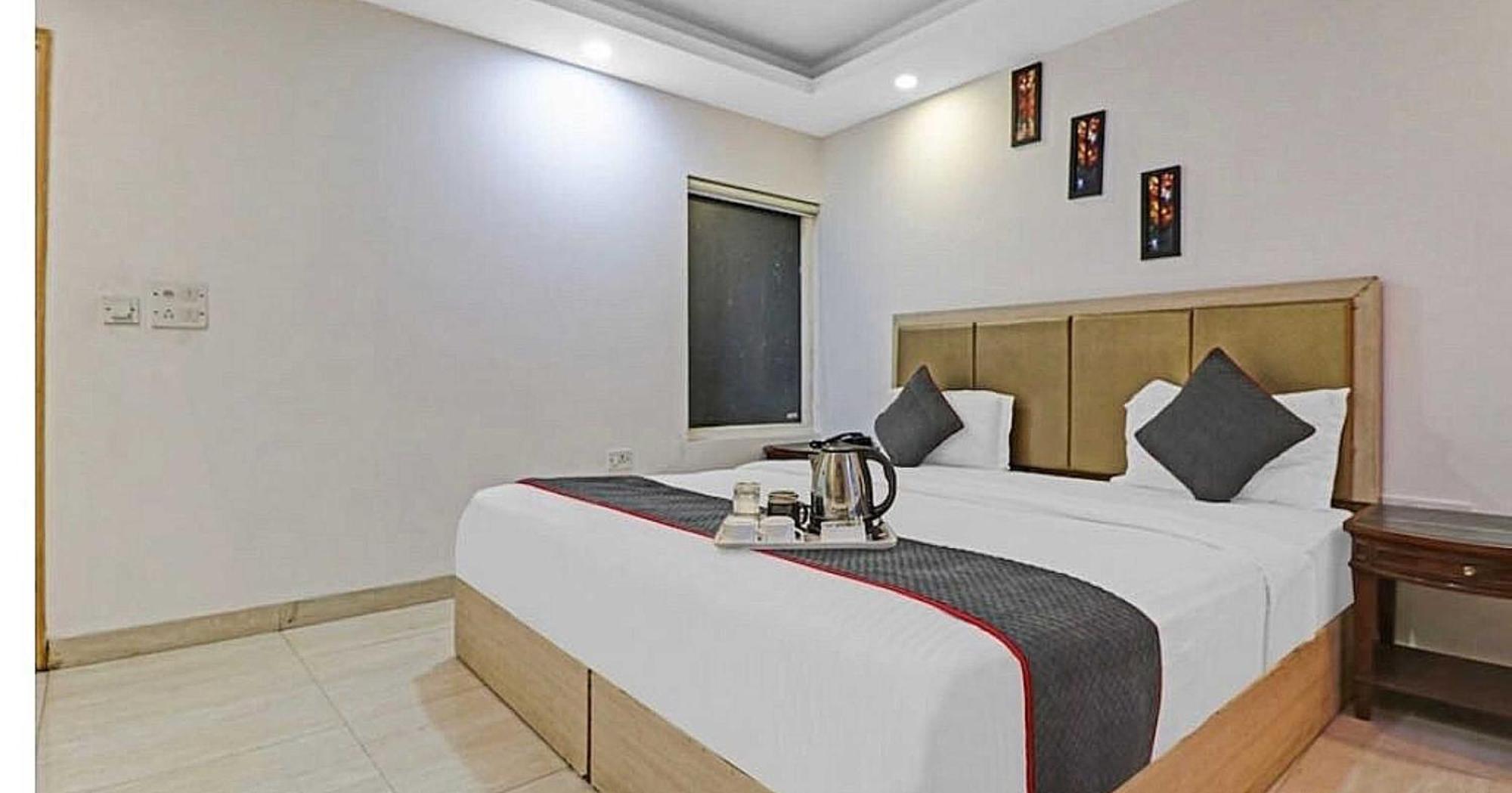 Super Hotel O Mahal New Delhi Buitenkant foto