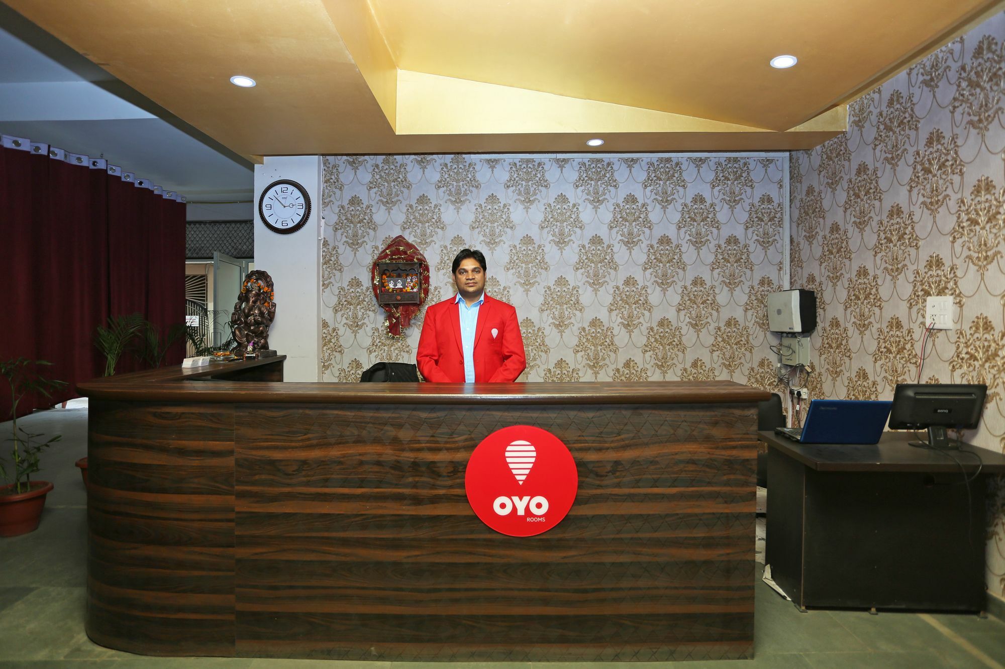 Super Hotel O Mahal New Delhi Buitenkant foto