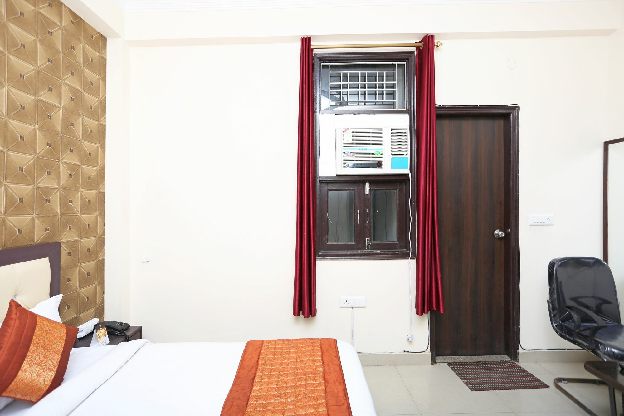 Super Hotel O Mahal New Delhi Buitenkant foto